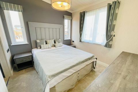 undefined, Staines, Surrey, TW18