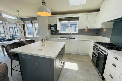 undefined, Staines, Surrey, TW18