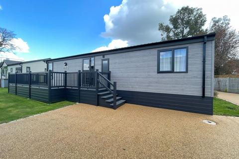 2 bedroom park home for sale - Staines, Surrey, TW18