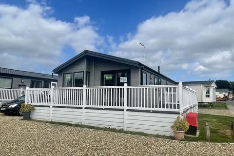 3 bedroom lodge for sale, Ramsgate, Kent, CT12