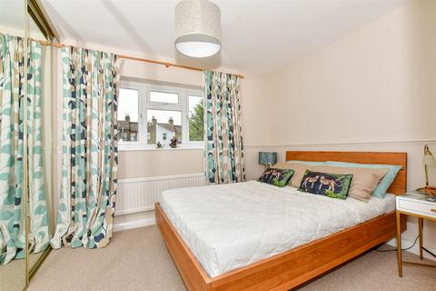 16a Crusoe Road, Erith, DA8 1PJ