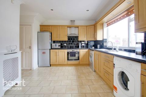 191 Jossey Lane, Scawthorpe, Doncaster, DN5 9DZ
