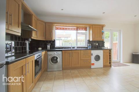 191 Jossey Lane, Scawthorpe, Doncaster, DN5 9DZ