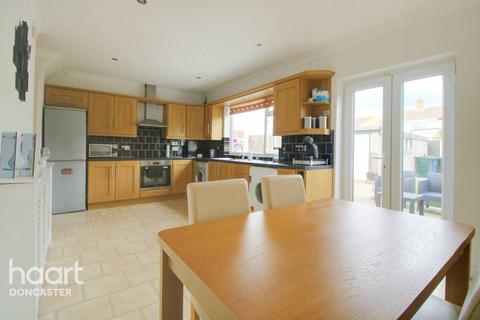 191 Jossey Lane, Scawthorpe, Doncaster, DN5 9DZ