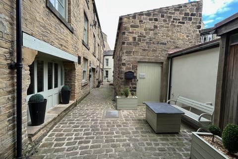 Studio to rent, Albert Yard, Keighley BD21