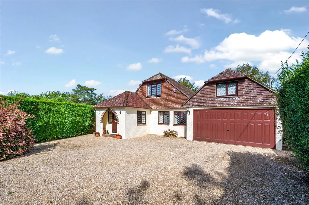 Harborough Drive, Pulborough 3 bed detached house for sale £750,000
