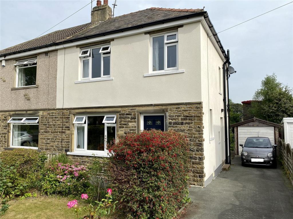 Acre Drive, Eccleshill, Bradford, BD2 3 bed semidetached house for