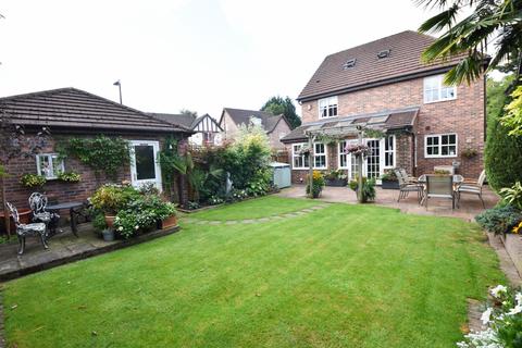 5 bedroom detached house for sale, Minster Drive, Davyhulme, M41