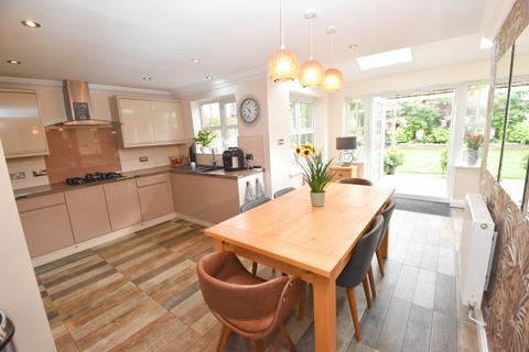 5 bedroom detached house for sale, Minster Drive, Davyhulme, M41