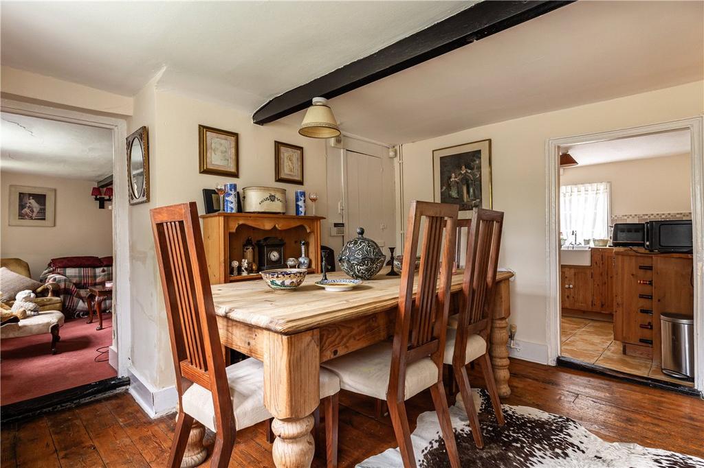Fiddlers Hamlet, Epping, Essex, CM16 2 bed detached house £330,000