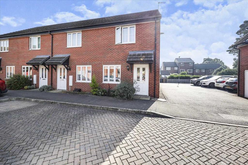 Iris Crescent, Lincoln 2 bed end of terrace house for sale £138,750