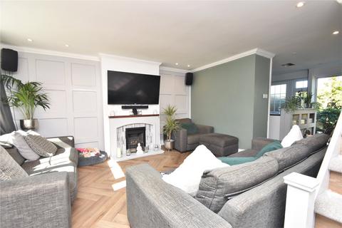 6 Moss Path, Galleywood, Chelmsford, CM2 8YQ