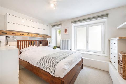 1 bedroom flat for sale, York House, 14 Highbury Crescent, London