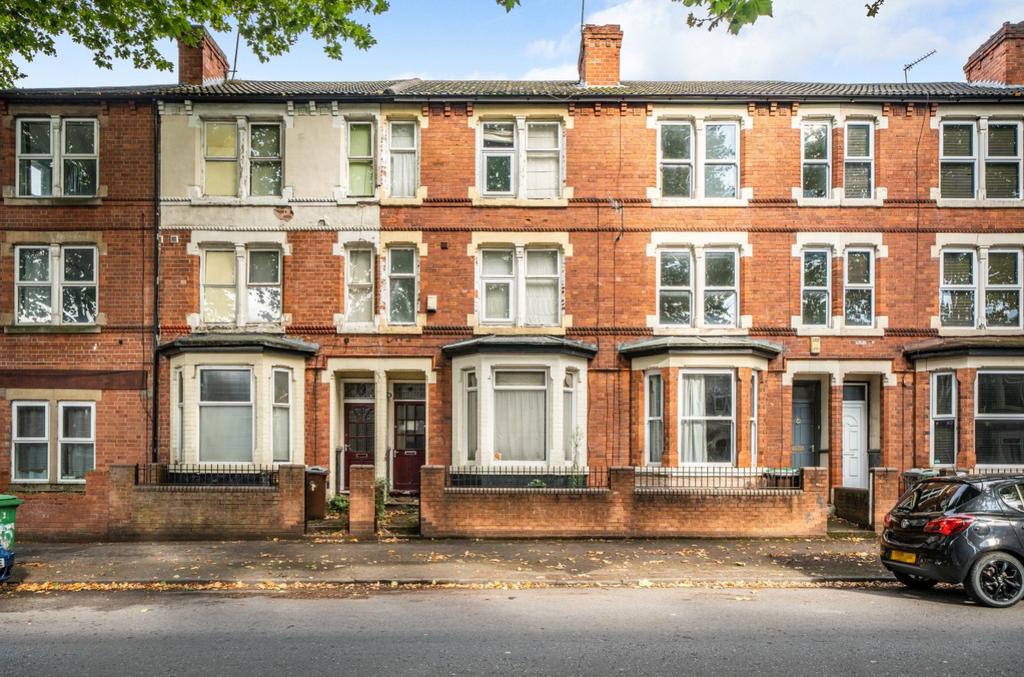 Radford Boulevard, Nottingham, Nottinghamshire, NG7 4 bed terraced