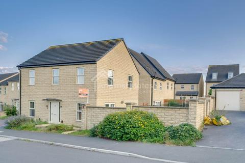4 bedroom detached house for sale, Bretby Avenue, Ossett