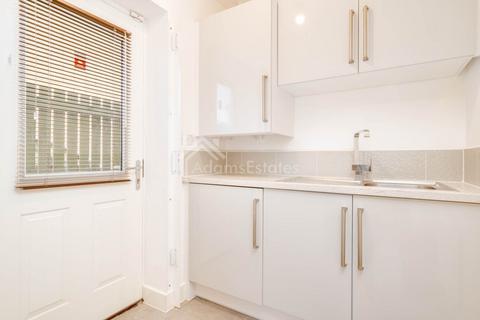 4 bedroom detached house for sale, Bretby Avenue, Ossett