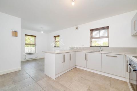 4 bedroom detached house for sale, Bretby Avenue, Ossett