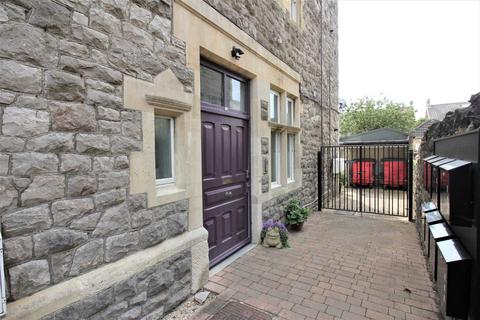 3 bedroom flat for sale, Ellenborough Park South, Southward