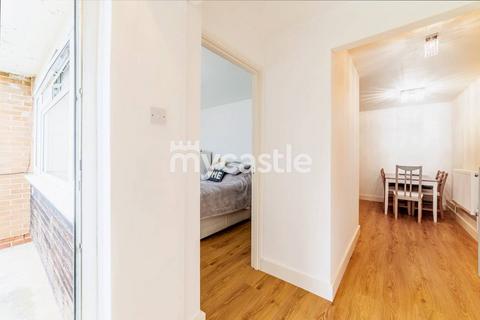 1 bedroom flat for sale, Croxden Close, Edgware HA8