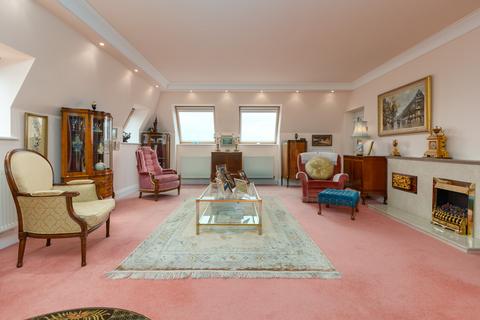 3 bedroom penthouse for sale, East Beach, Lytham, FY8
