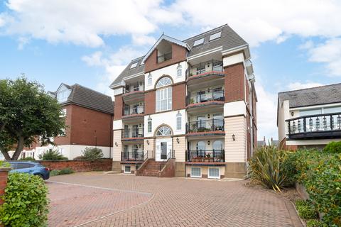 3 bedroom penthouse for sale, East Beach, Lytham, FY8