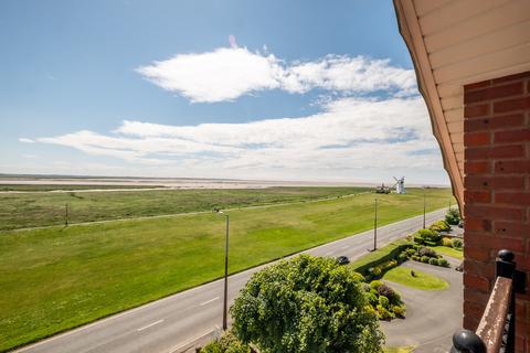 3 bedroom penthouse for sale, East Beach, Lytham, FY8