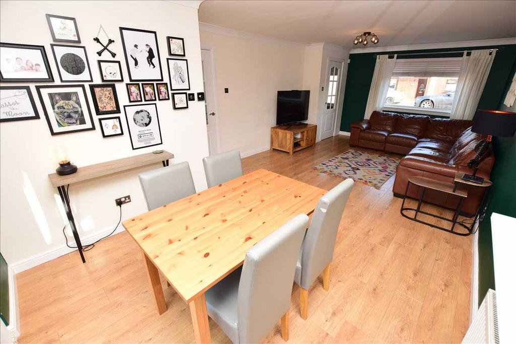 Lounge / Dining