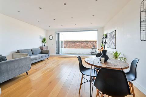 3 bedroom penthouse for sale, Queens Row, Elephant and Castle, London, SE17