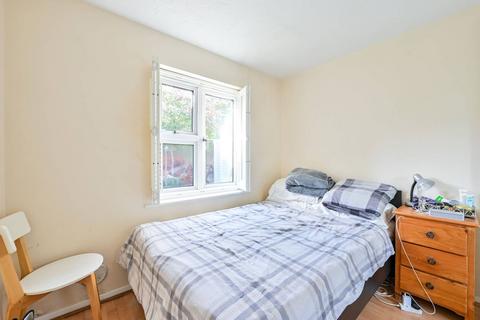 12 Abingdon Close, London, SE1 5RW