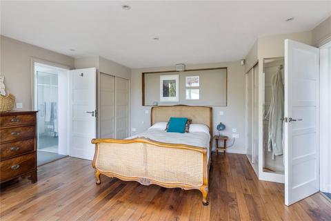 36 Mountside, Guildford, GU2 4JE