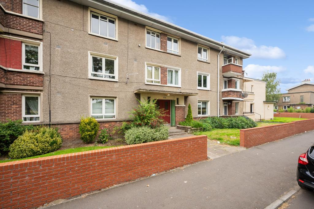 Portal Road, Grangemouth, Falkirk, FK3 8SN 2 bed ground floor flat to