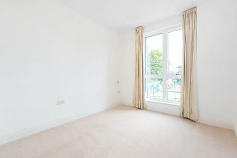 2 bedroom apartment to rent, Pinewood Gardens, Teddington, Middlesex, TW11