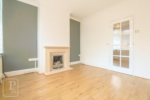 3 bedroom end of terrace house to rent, Bergholt Road, Colchester, Essex, CO4