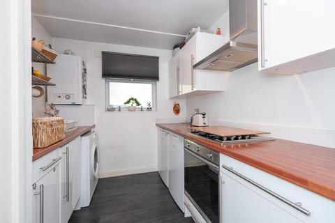 107 Garrick Close, Ealing, London, W5 1AT