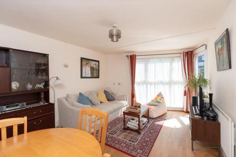 107 Garrick Close, Ealing, London, W5 1AT