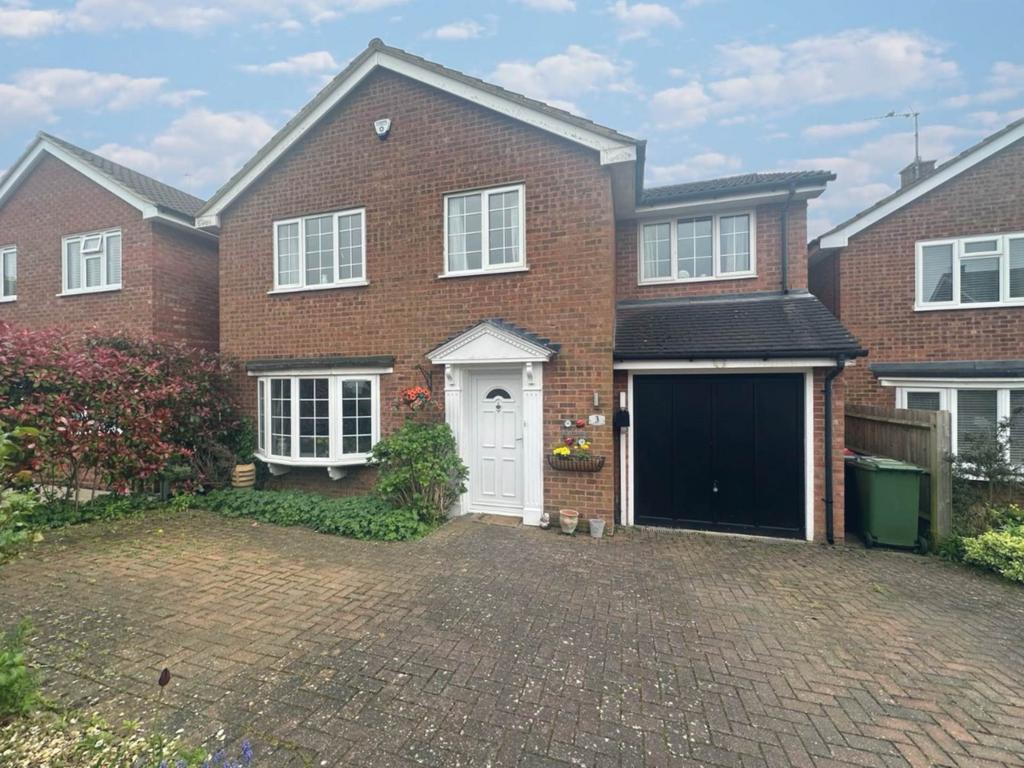 Tavistock Close, Milton Keynes MK17 4 bed detached house for sale £