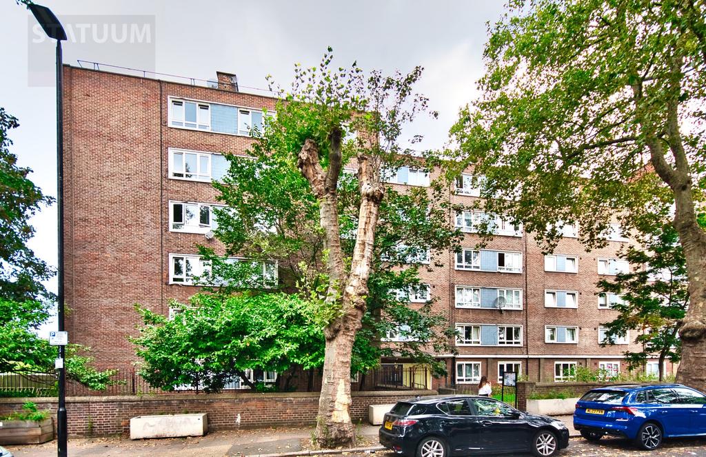 Approach Road, Victoria Park, Bethnal Green, London, E2 3 bed apartment to rent £2,750 pcm (£