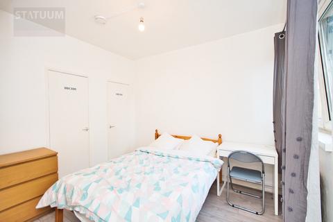 3 bedroom apartment to rent, Approach Road, Victoria Park, Bethnal Green, London, E2