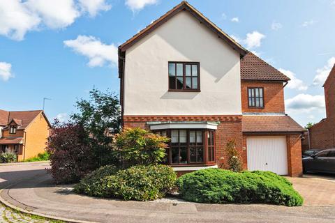 5 bedroom detached house for sale - Clare Croft, Milton Keynes MK10