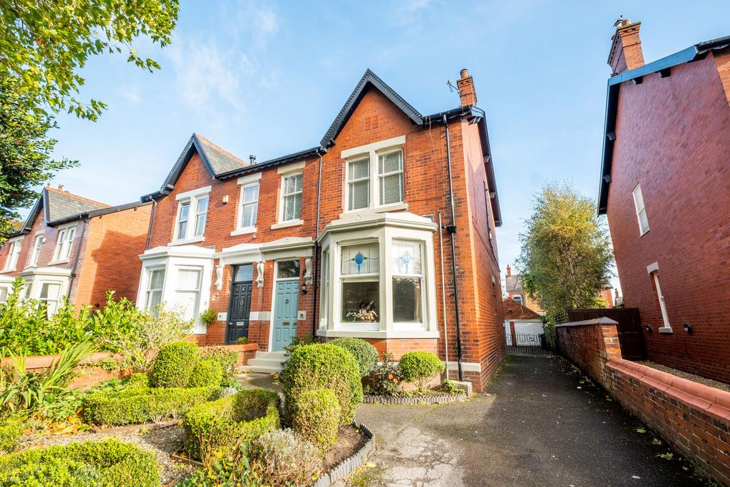 Elms Avenue, Lytham St. Annes, FY8 3 bed apartment for sale £349,999
