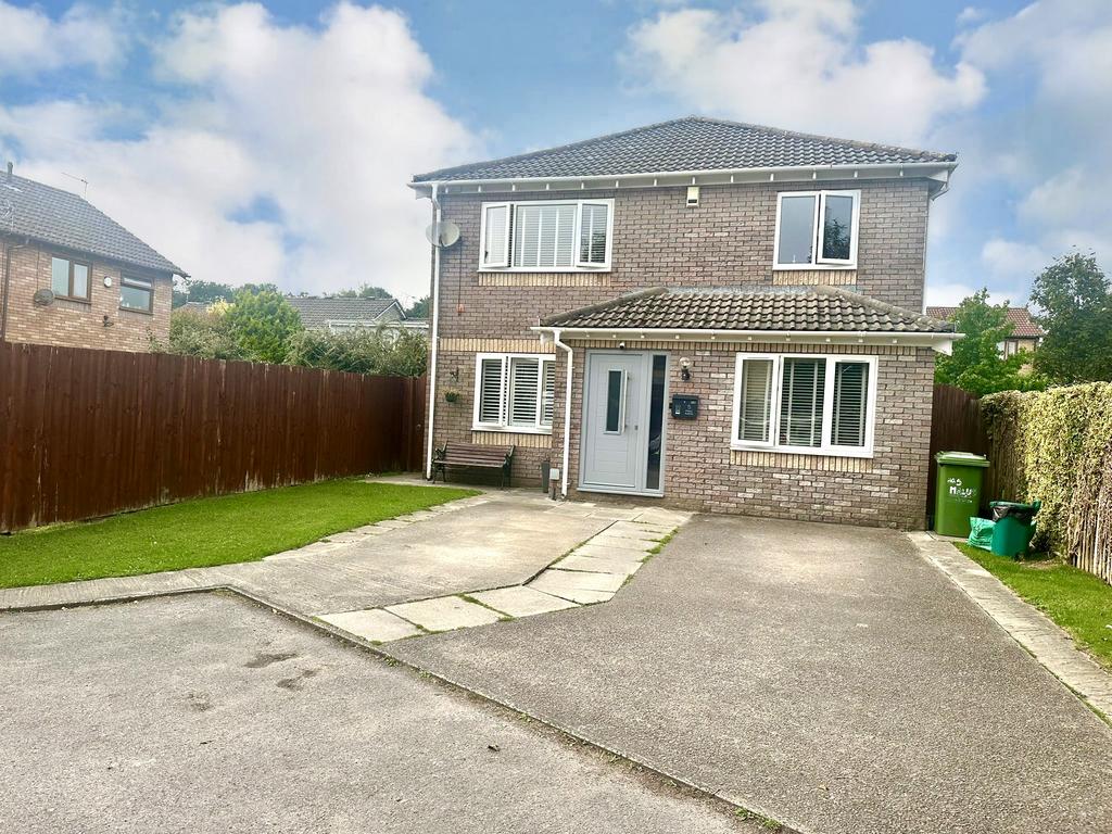 Llantwit Fardre, Pontypridd CF38 4 bed detached house for sale £369,950