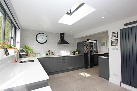 7a Beechwood Road, South Croydon, CR2 0AE