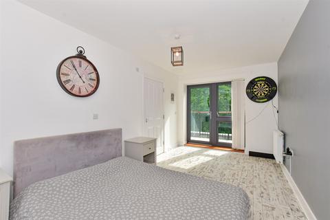 3 bedroom semi-detached house for sale - Emerald Walk, Tunbridge Wells, Kent
