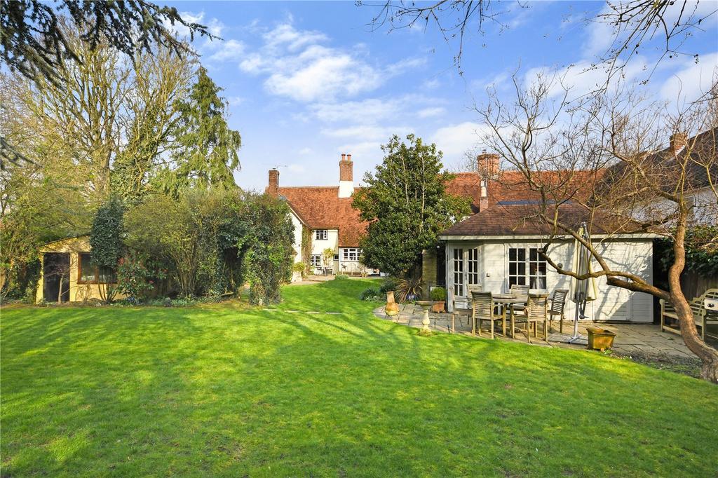 Central Felsted, Dunmow, Essex, CM6 5 bed detached house for sale £
