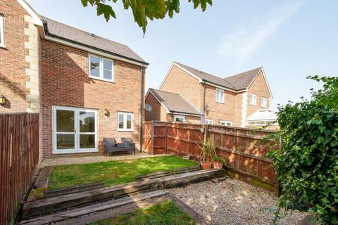 9 Arkell Gardens, Carterton, OX18 3DD