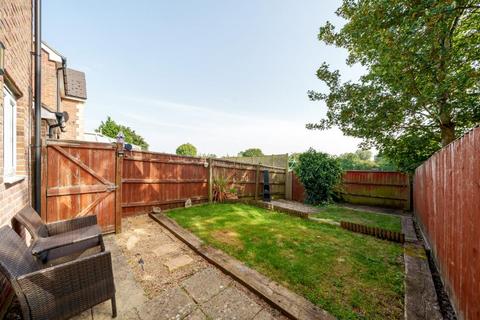 9 Arkell Gardens, Carterton, OX18 3DD