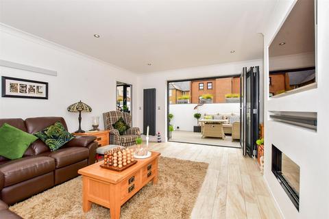 2 bedroom townhouse for sale, Bulwark Road, Deal, Kent