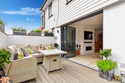 2 bedroom townhouse for sale, Bulwark Road, Deal, Kent