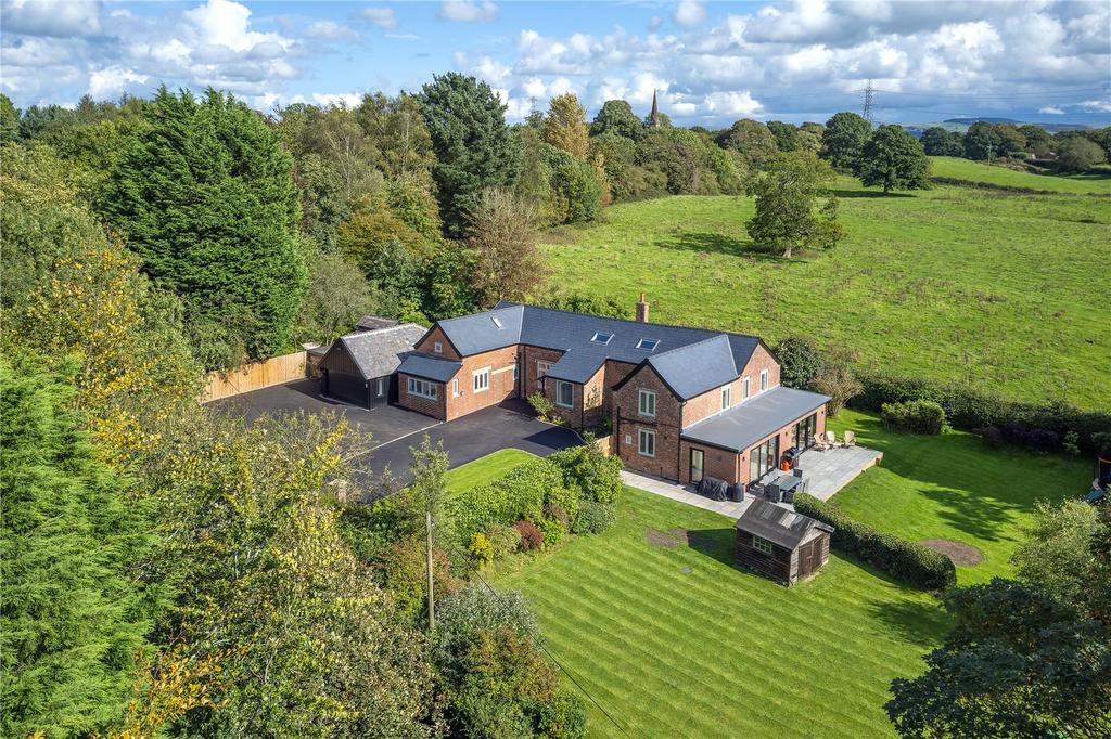 School Lane, Henbury, Macclesfield, Cheshire, SK11 5 bed detached house
