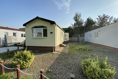2 bedroom bungalow for sale - Low Carrs Park, Framwellgate Moor, Durham, Durham, DH1 5HG